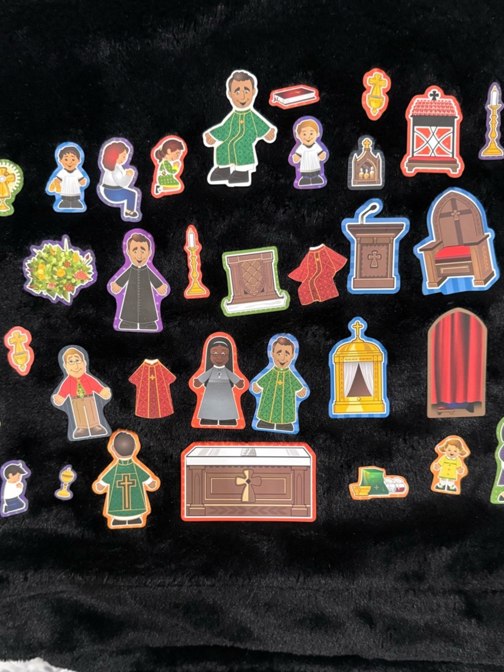 Wee Believers My Little Catholic Church 37 Piece Magnet Book Play Set Trifold - Picture 8 of 14